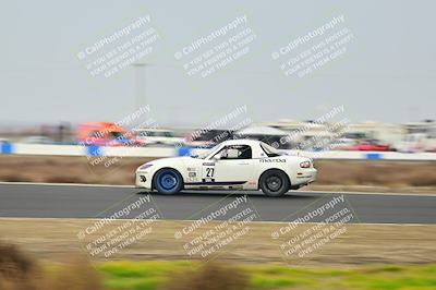 media/Jan-26-2025-CalClub SCCA (Sun) [[cfcea7df88]]/Group 1/Race/